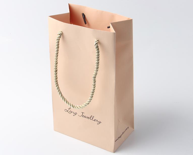 手提紙袋定制-廣州駿業(yè)包裝實業(yè)有限公司 手提紙袋定制