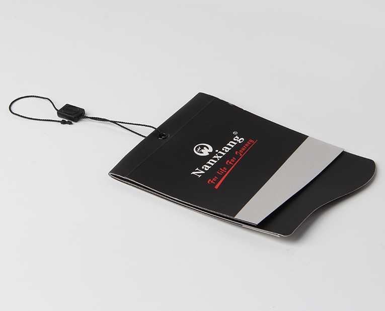 吊牌生產(chǎn)廠家-廣州駿業(yè)包裝實(shí)業(yè)有限公司 吊牌生產(chǎn)廠家