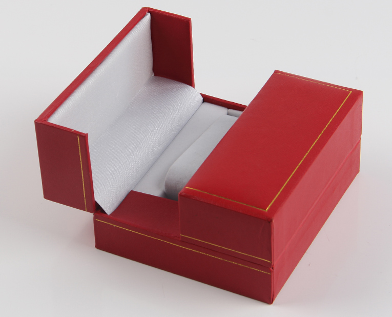 你的盒子油墨脫粉？看看手表包裝盒生產(chǎn)廠家是怎么解決的吧