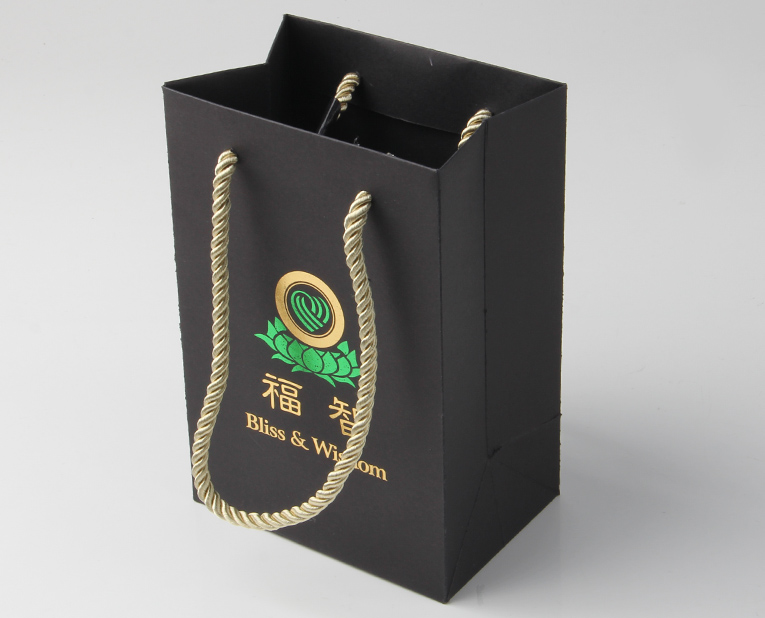 皮具包裝袋金粉要閃亮，廠家一定不能犯的兩個(gè)錯(cuò)誤