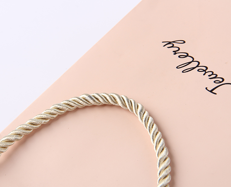 化妝品紙袋覆膜脫落？因?yàn)楣S忘記了這兩點(diǎn)