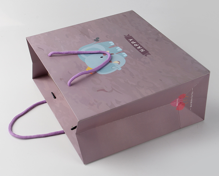 化妝品禮品袋嘗試在冬天用夏天的光油訂制，結(jié)果無奈