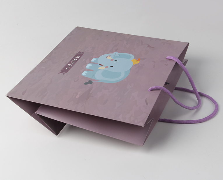 化妝品禮品袋嘗試在冬天用夏天的光油訂制，結(jié)果無奈