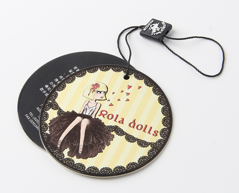 駿業(yè)包裝的衣服吊牌在訂制時(shí)有1套高效的規(guī)定 駿業(yè)包裝的衣服吊牌在訂制時(shí)有1套高效的規(guī)定