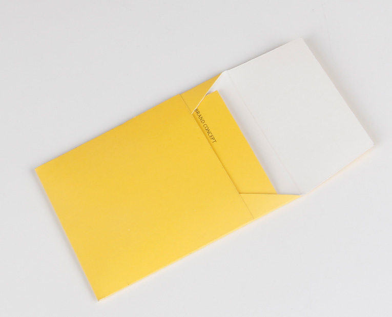 大批量的吊牌顏色迥異？探究衣服紙牌廠意味深長的秘密