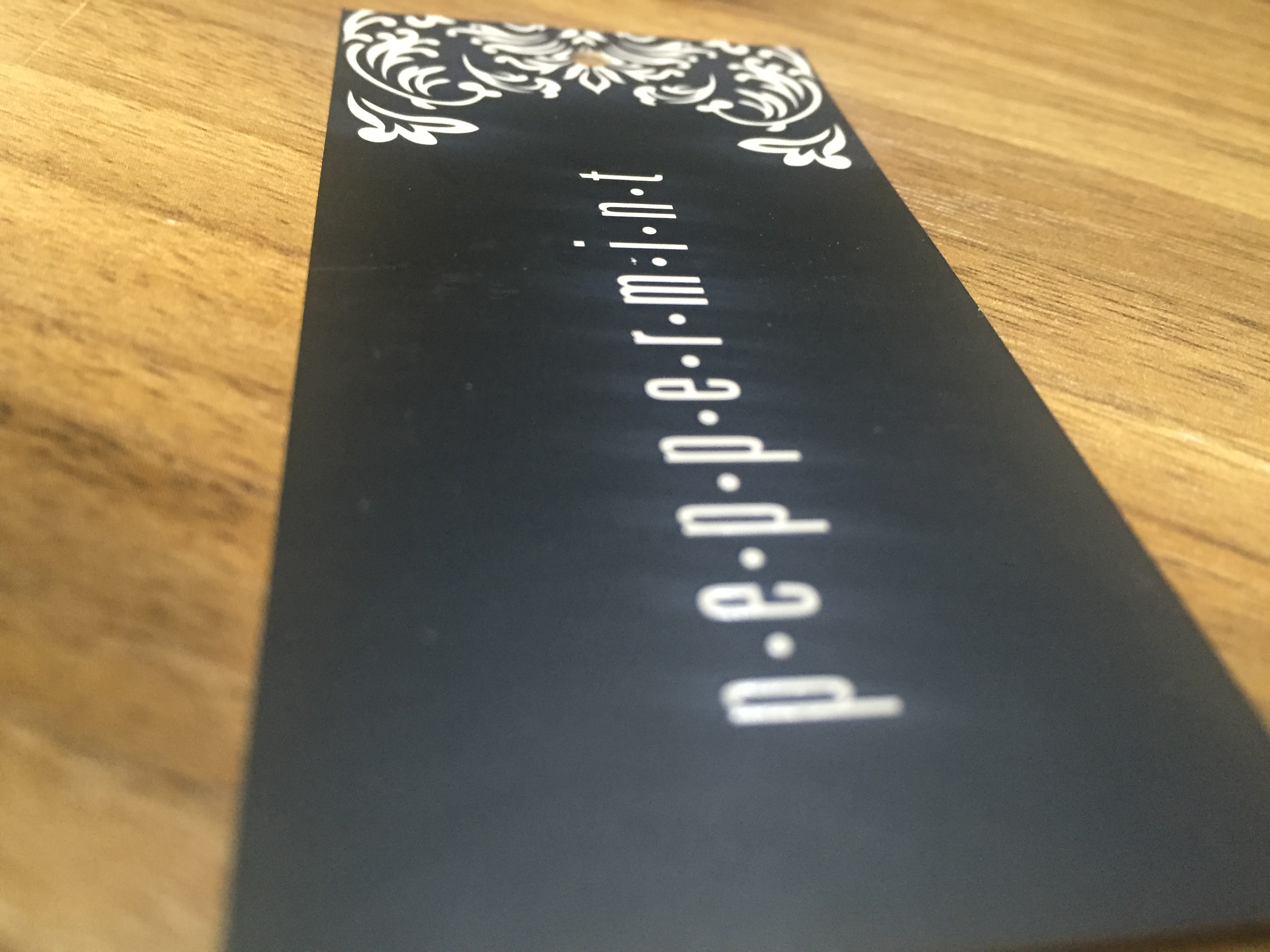 從t恤紙牌工廠回來的譚師傅，告訴我們他的苦逼經歷