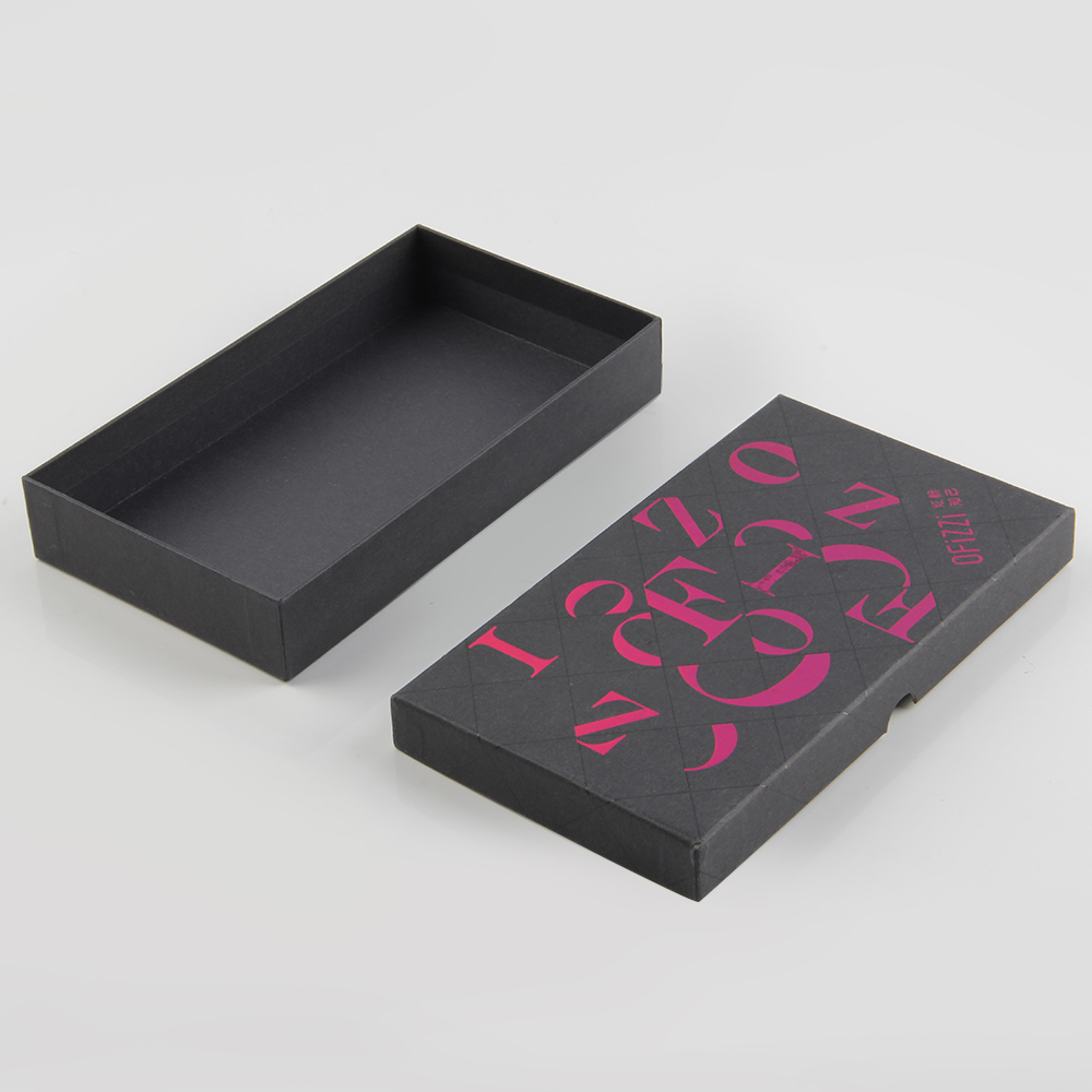 如果內(nèi)衣精裝盒廠是細心分析你的特種紙，是不會出現(xiàn)粘壞的