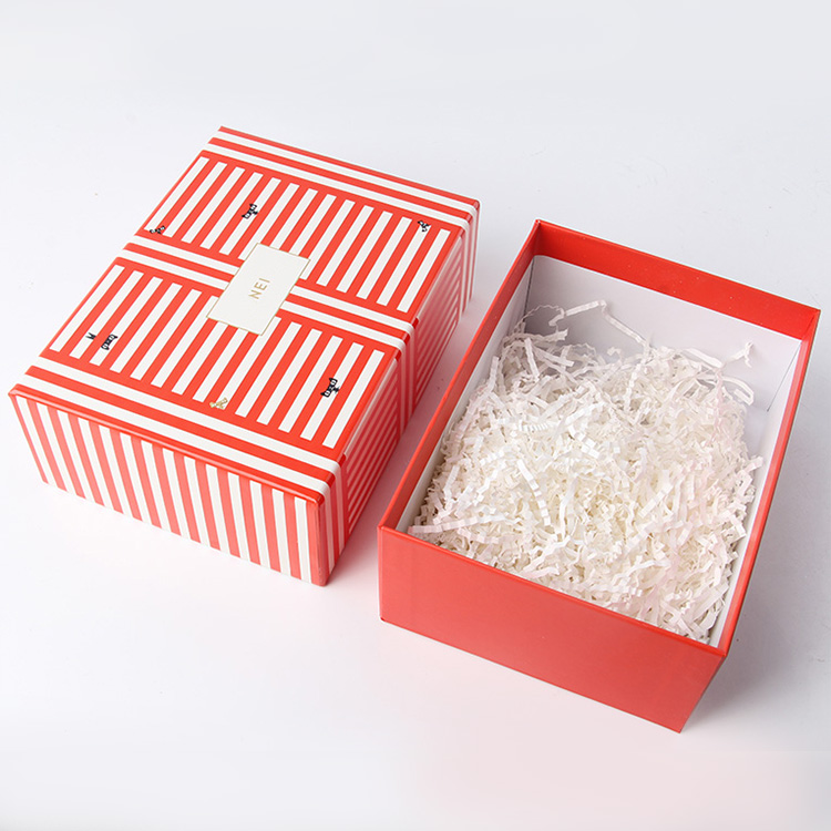 1個(gè)淺顯卻需要內(nèi)衣精裝盒生產(chǎn)廠家點(diǎn)出的邏輯 1個(gè)淺顯卻需要內(nèi)衣精裝盒生產(chǎn)廠家點(diǎn)出的邏輯