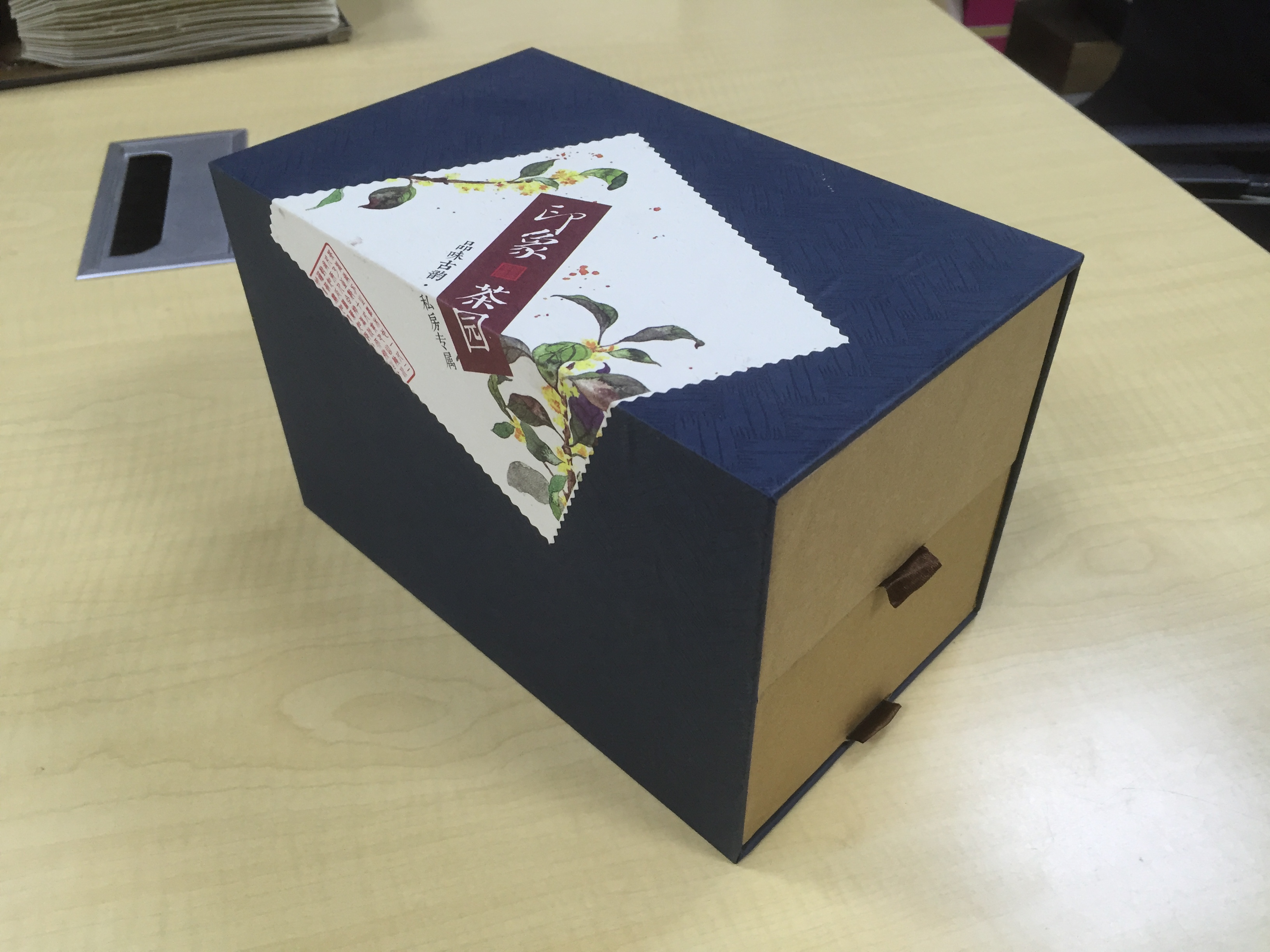 有保健品商家對禮品盒工廠的天地蓋不服，只好祭出雙開抽屜盒