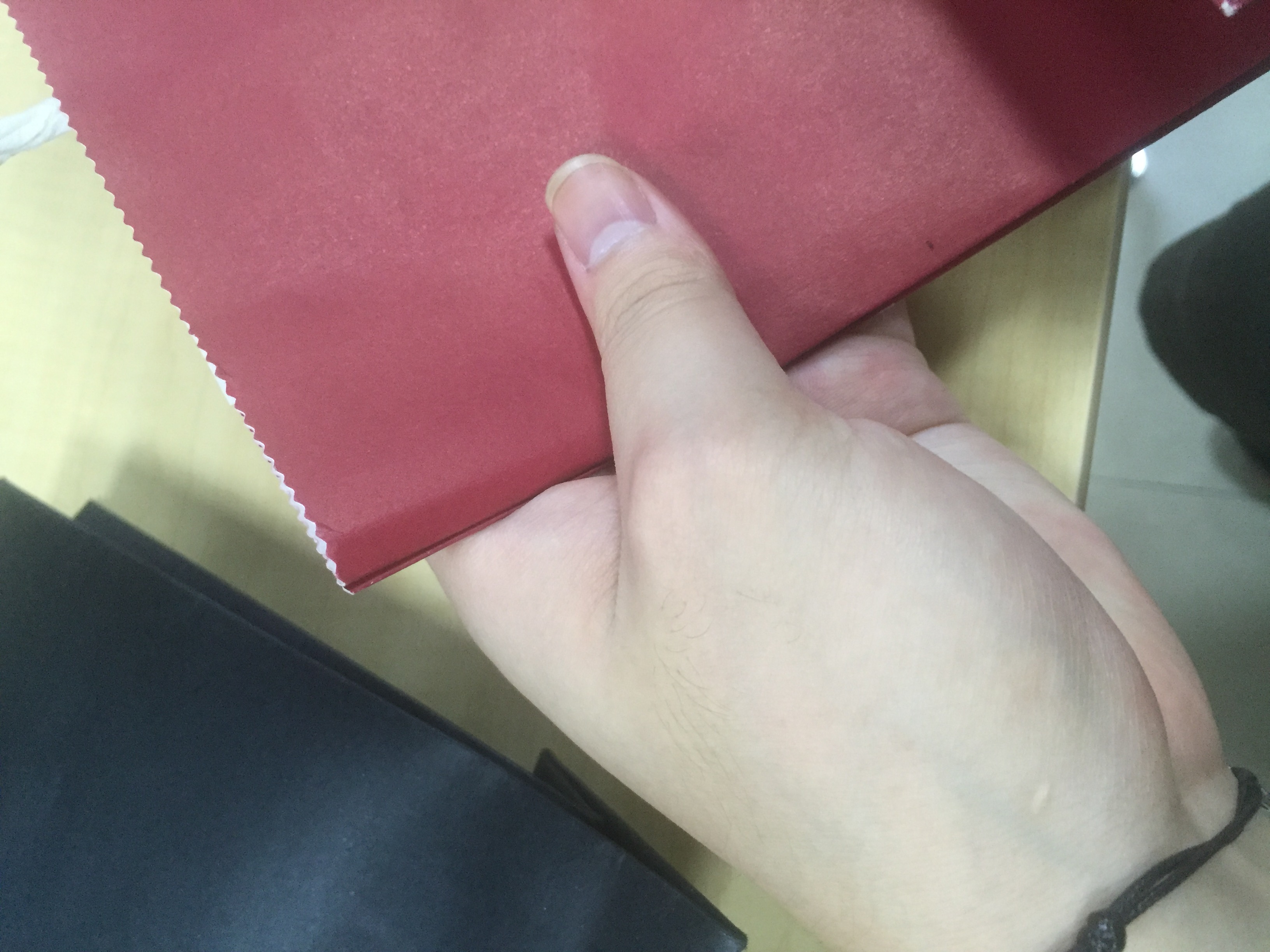 3個簡單細(xì)節(jié)的襯衫紙袋設(shè)計，能讓消費者有不一樣的體驗