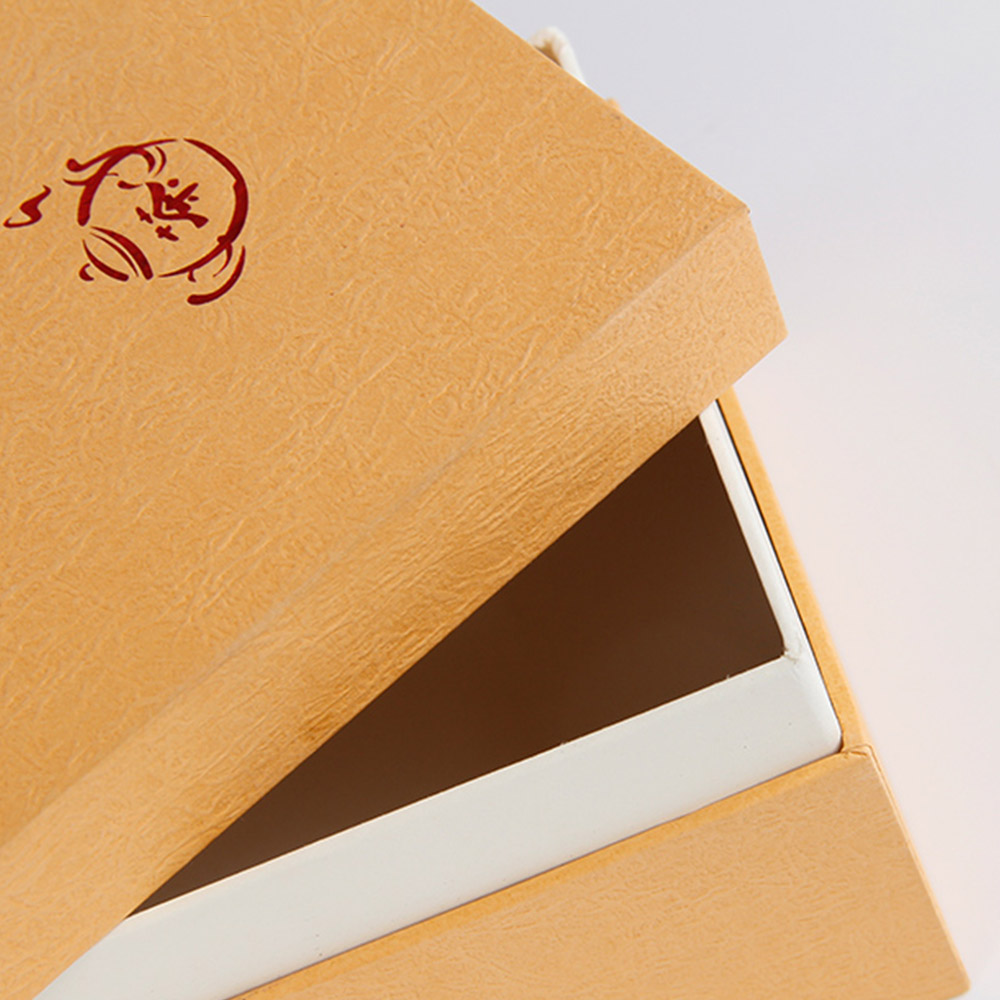 茶葉禮品盒定制的內(nèi)材料是不是越厚越好？